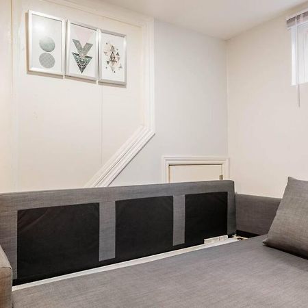 Cozy Nest Basement Unit Daire Hamilton Dış mekan fotoğraf