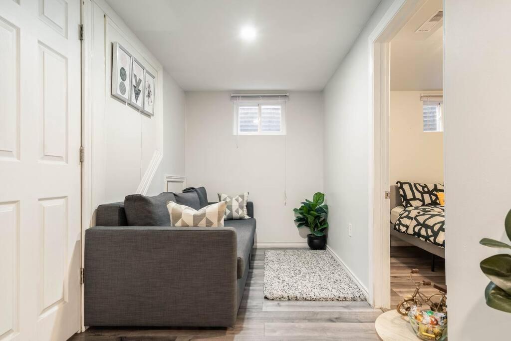 Cozy Nest Basement Unit Daire Hamilton Dış mekan fotoğraf
