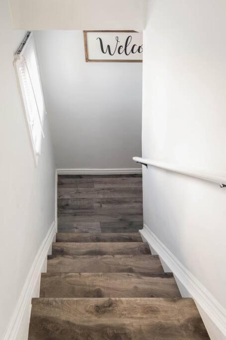 Cozy Nest Basement Unit Daire Hamilton Dış mekan fotoğraf