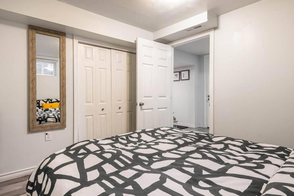 Cozy Nest Basement Unit Daire Hamilton Dış mekan fotoğraf