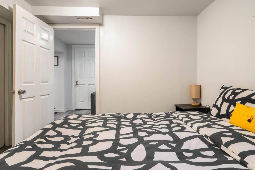 Cozy Nest Basement Unit Daire Hamilton Dış mekan fotoğraf