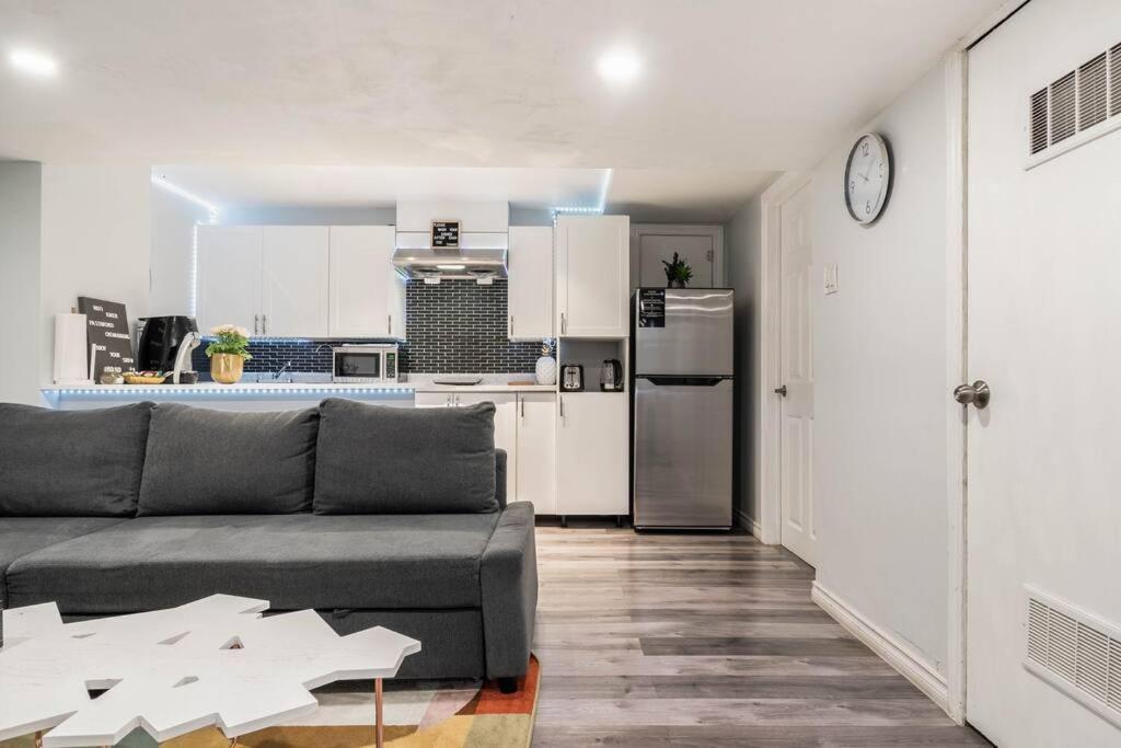Cozy Nest Basement Unit Daire Hamilton Dış mekan fotoğraf