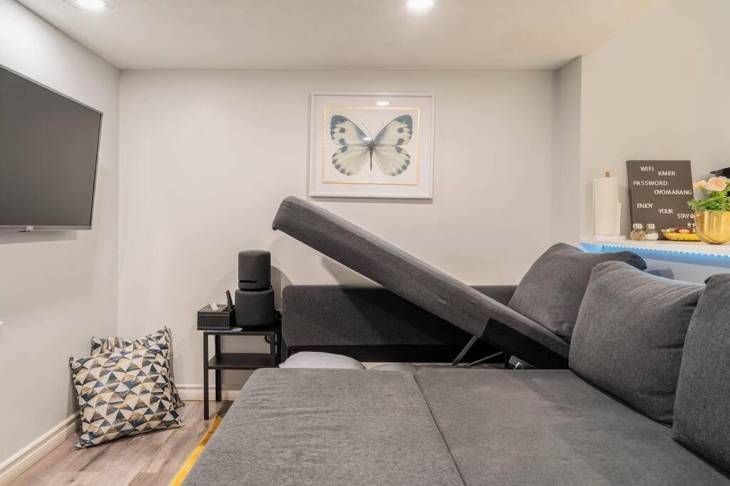 Cozy Nest Basement Unit Daire Hamilton Dış mekan fotoğraf